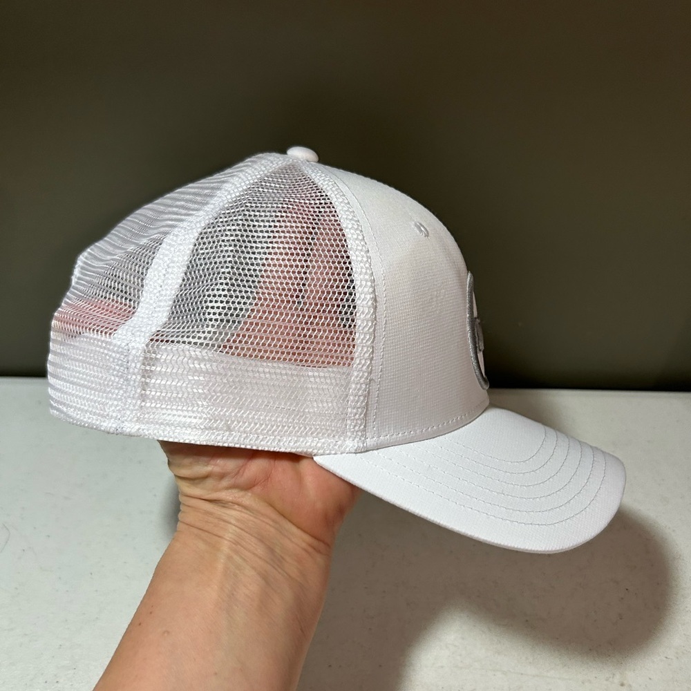 Vineyard Vines White Cap with Gray Whale Emblem - Picture 4 of 5